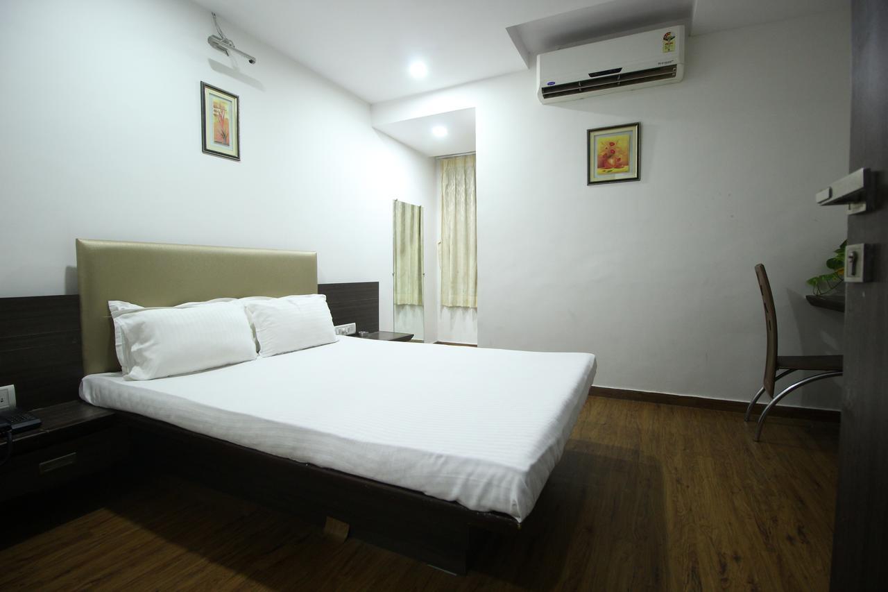 New Rajdhani Hotel Vadodara Luaran gambar