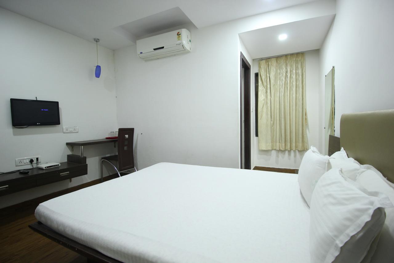 New Rajdhani Hotel Vadodara Luaran gambar