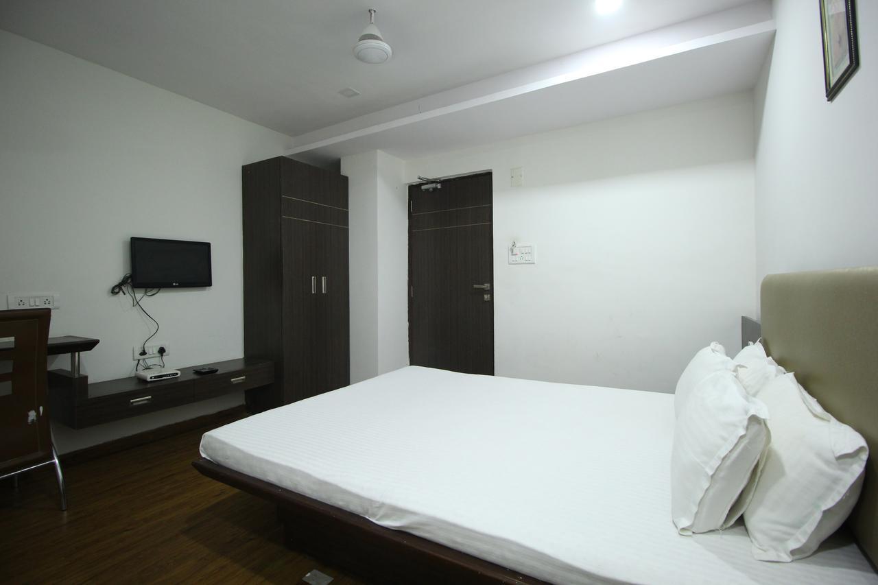 New Rajdhani Hotel Vadodara Luaran gambar